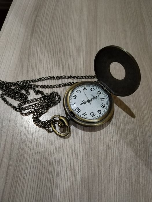Продам часы, наручные, на цепочке