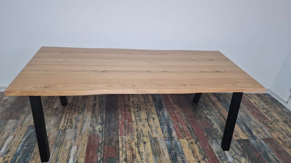 Vand mobilier aproape nou
