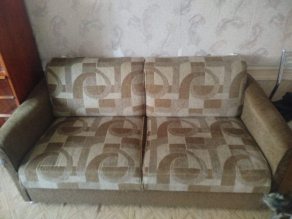 Продам диван - кровать ширина 1,6