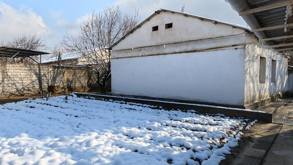 Uy sotladi 6 xona eski 6 xona yengi 9 sotix