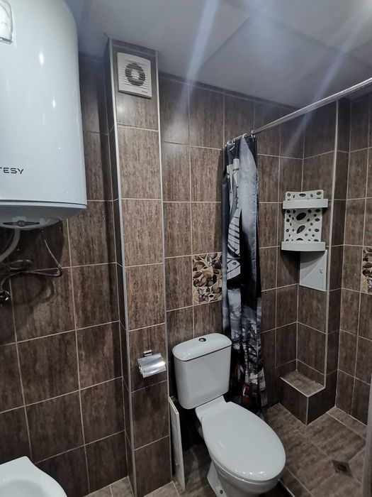 Дава се под наем Двустаен апартамент в Бургас, Възраждане - 78 кв.м за 102 € - Снимка #16