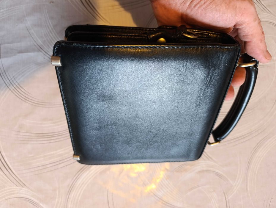 Елегантна кожена чанта PETEK – Стил и качество в едно