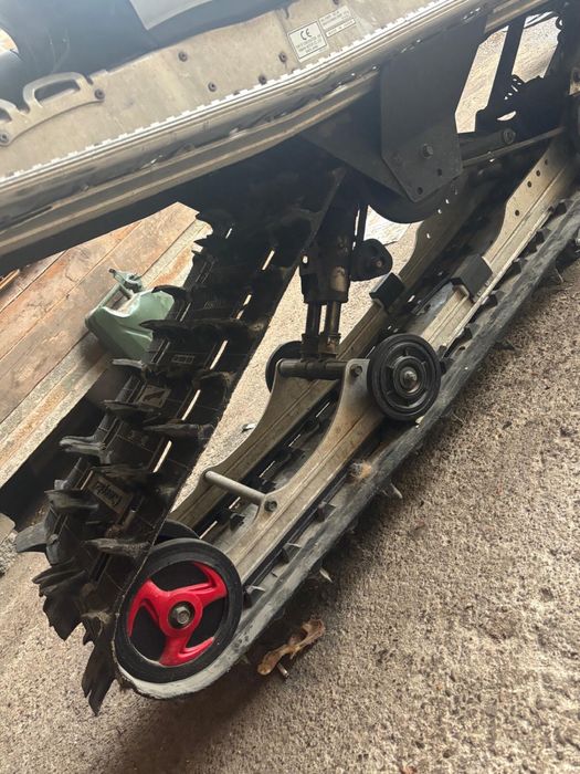 Snowmobil yamaha rx1 An 2008 ( schimb cu auto,enduro sau naked )