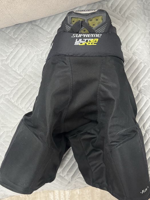 Продам хоккейные шорты