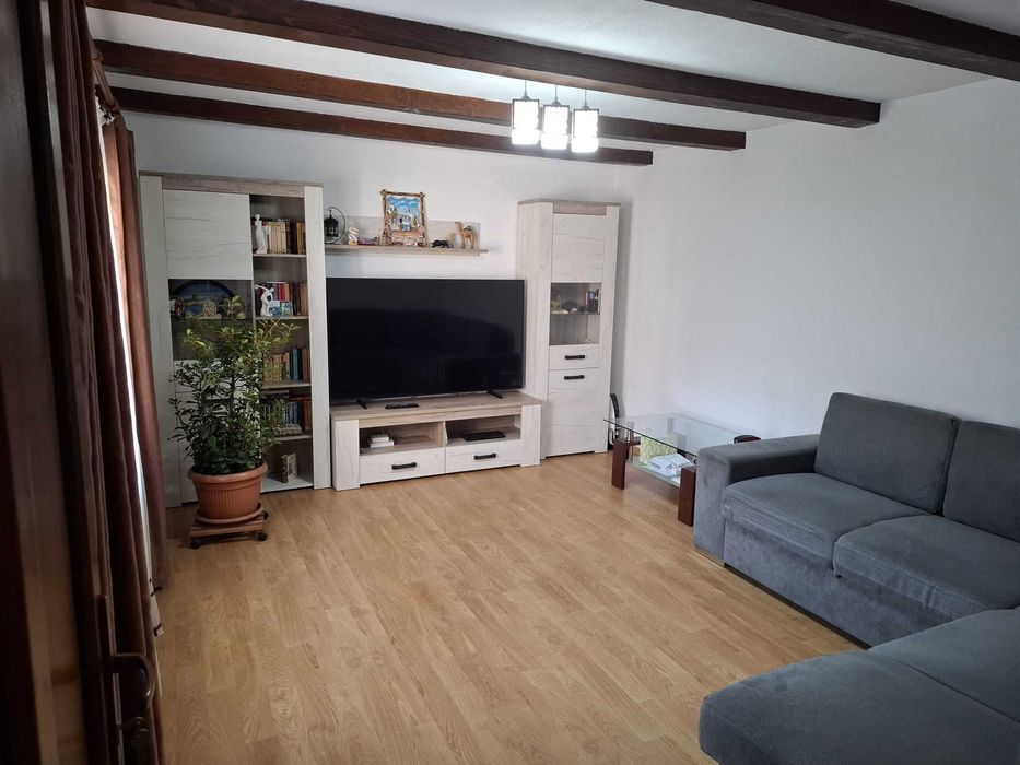 Casă de vânzare !!!