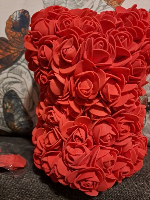 Ursi din trandafiri de culoare rosie- 25 lei