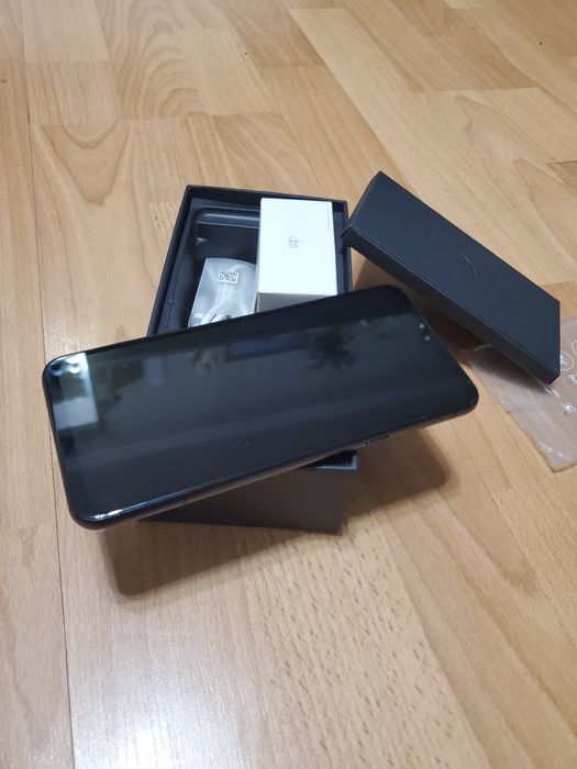 Телефон Lg g8 x.