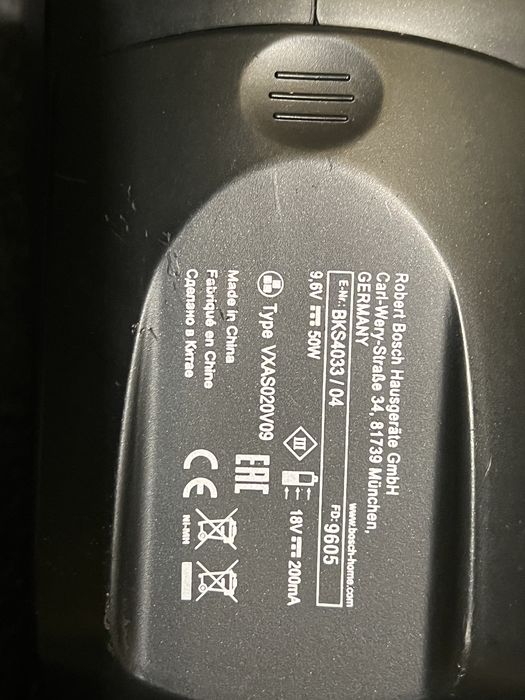 Aspirator de mâna  pe acumulatorii Bosch