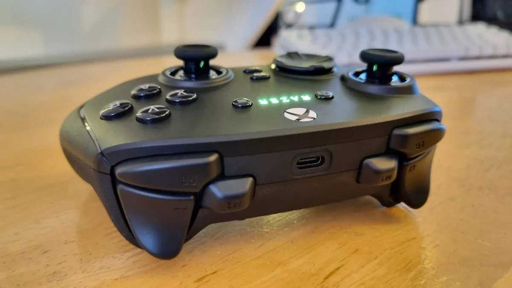 НОВ ОТВОРЕН САМО ЗА СНИМКИ ИМАМ ГО И В БЯЛО! Razer Wolverine V3 Pro – Безжичен Еспорт Контролер за X