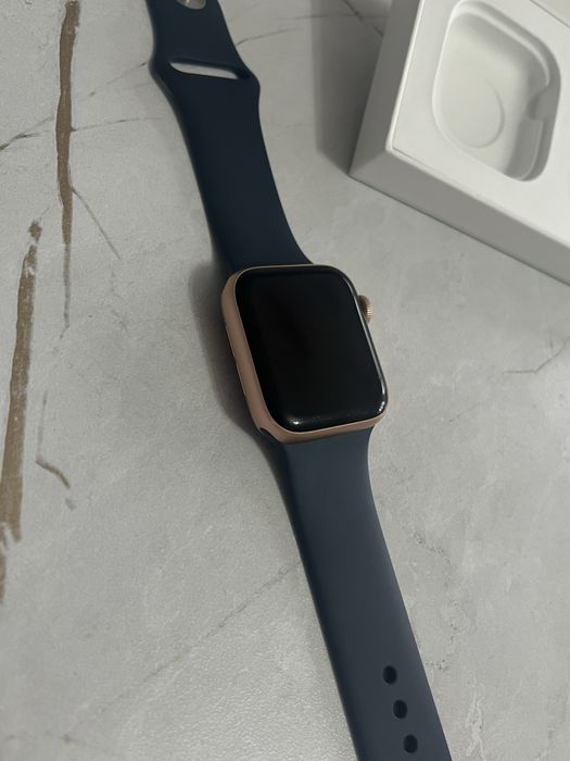 Apple watch series 6 40mm Gold