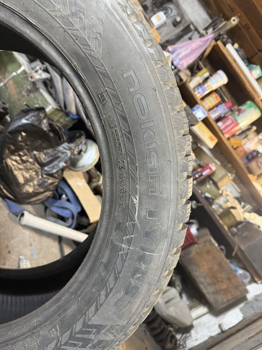 285/50/20 Нокиан