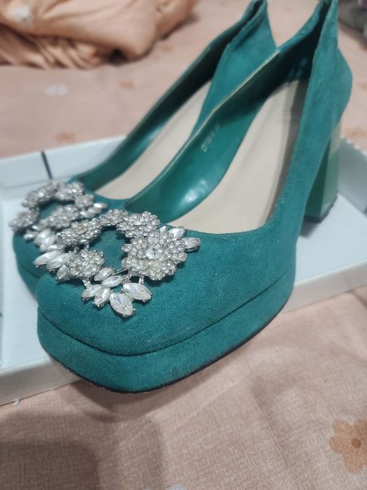 Kiyilgan oyoq kiyimlar