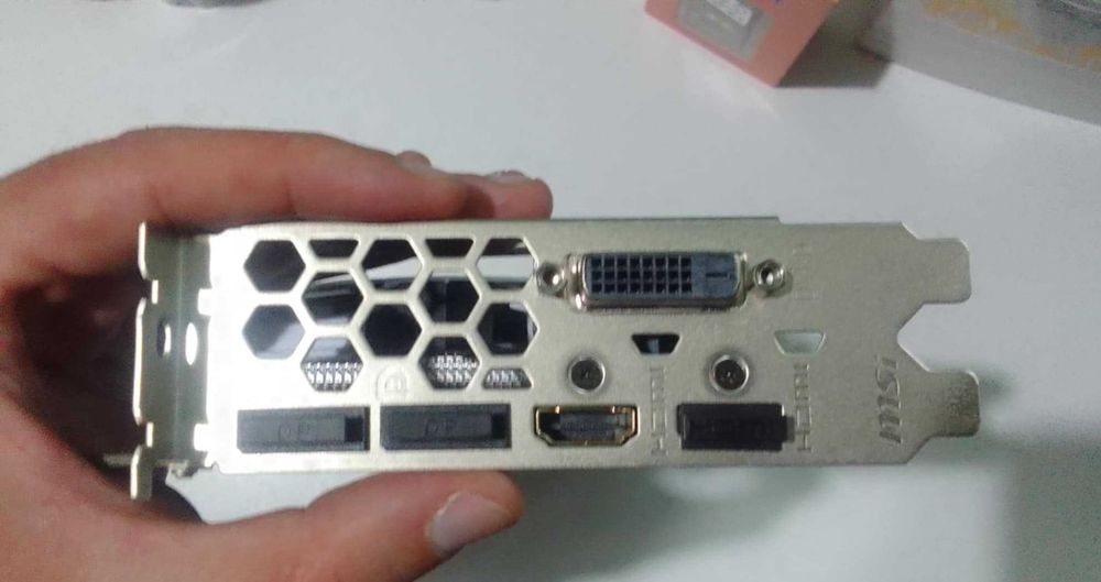 Видео карта MSI Radeon RX 580 ARMOR 8GB