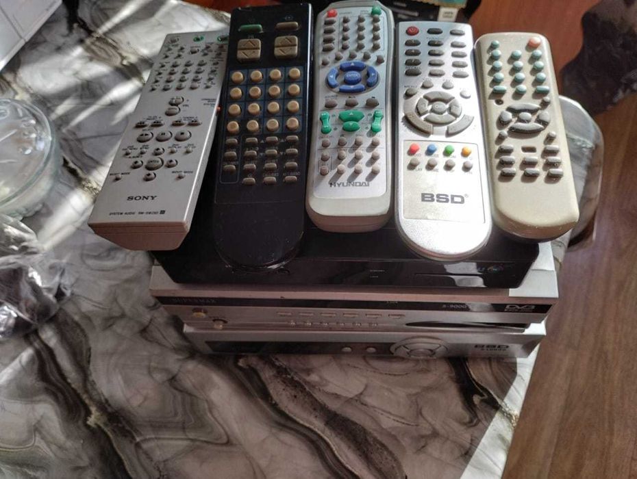 Продам ТВ ресиверы 4 штуки