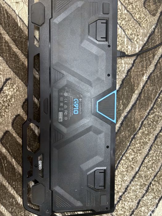 Vand Tastatură logitech G910 perfect funcționala