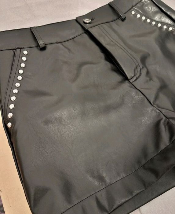 Нови кожени къси панталони размер S/XS