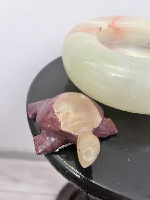 Set scrumiera mare si doua statuete onix vechi bibelou bibelouri