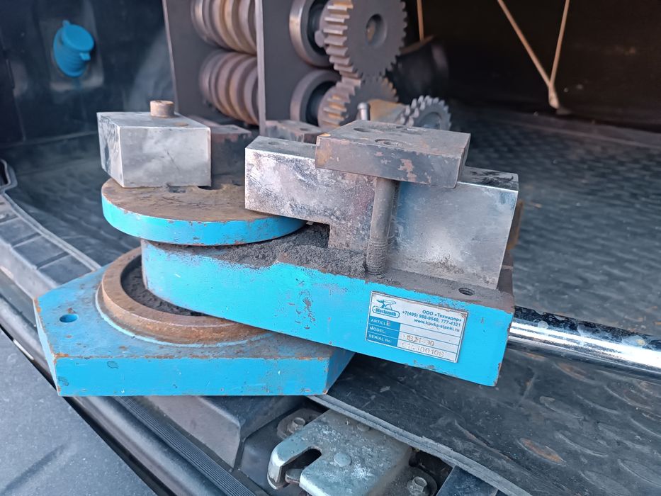 Тиски  для профиля, кованые плетеные изделия