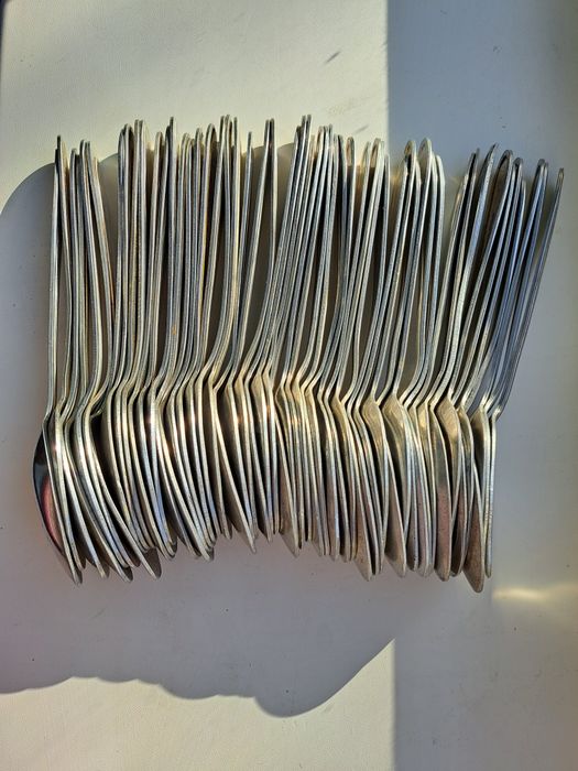 Столовые ложки и вилки