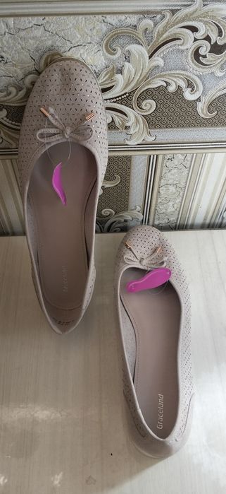 Продам туфли женские