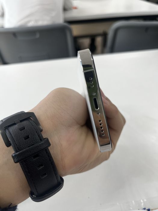 Продам айфон 13 про