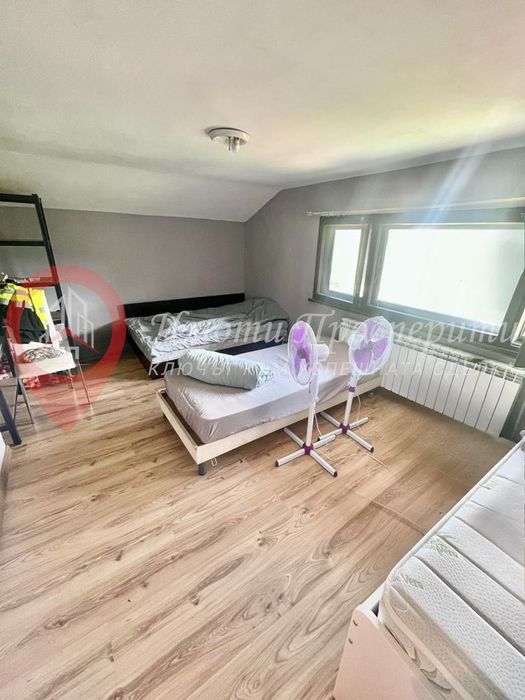 Къща в Перник-Център площ 200 цена 260000