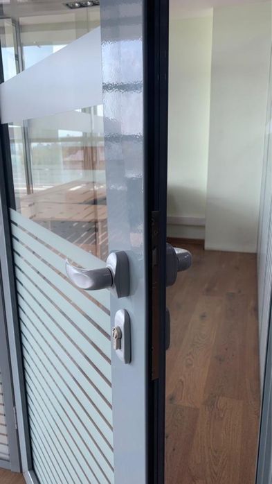 Алюминиевые перегородки