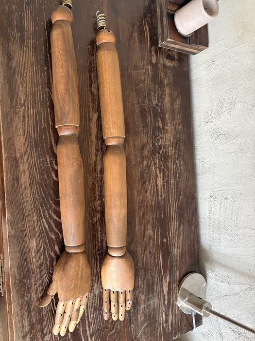 Манекен торс, 2 броя мъжки и 2 дамски. Гъвкави дървени ръце за манекен.