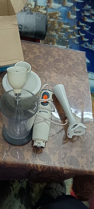 Продам блендер погружной 3в 1 в хорошем состоянии.