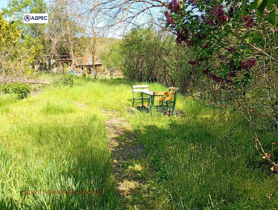 Къща в Ловеч, област-с.Драгана площ 55 цена 33000