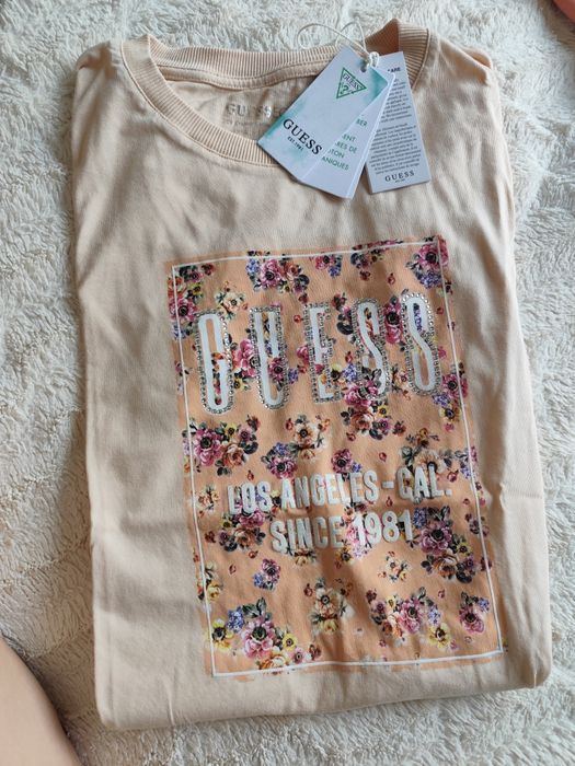 Чисто нови тениски Guess Л размер