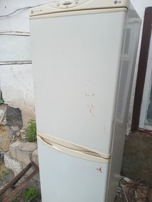 Продам холодильник