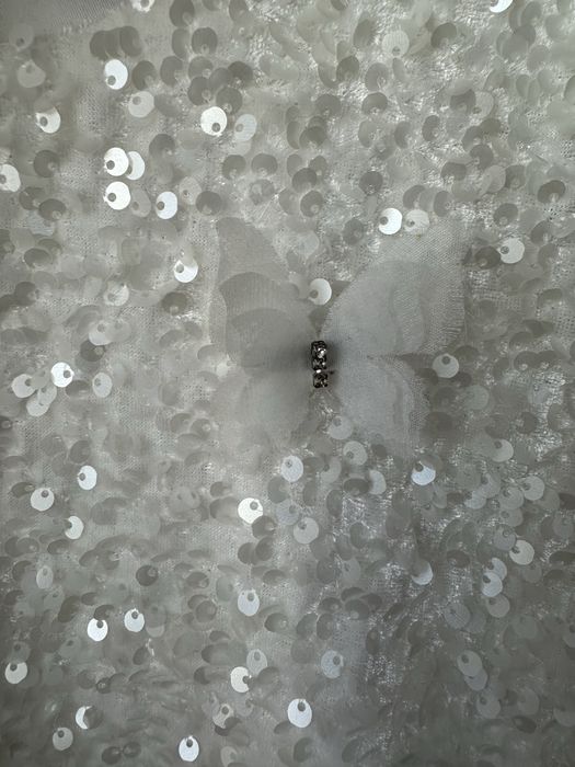 Продам дизайнерское платье на 5-7 лет