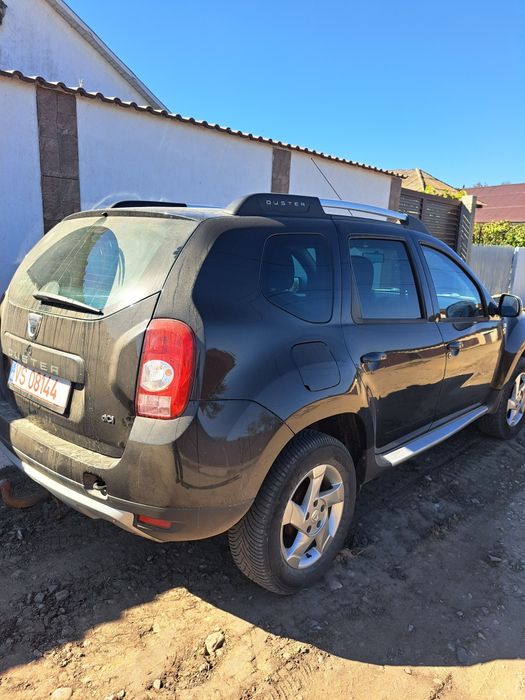 Vând Dacia Duster
