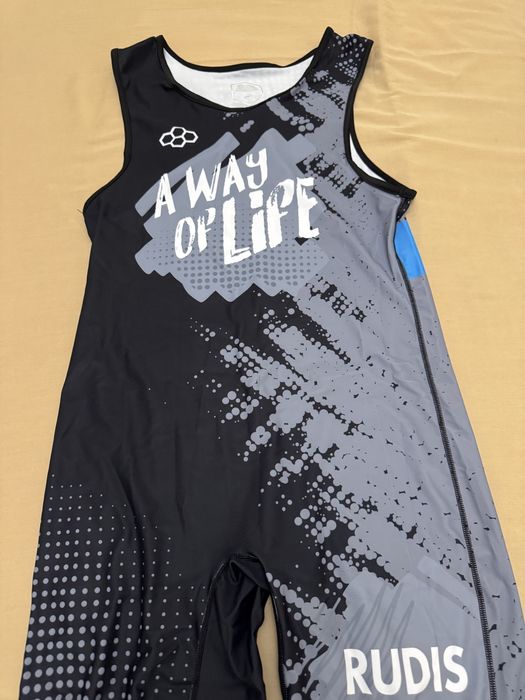 Продам борцовки и трико