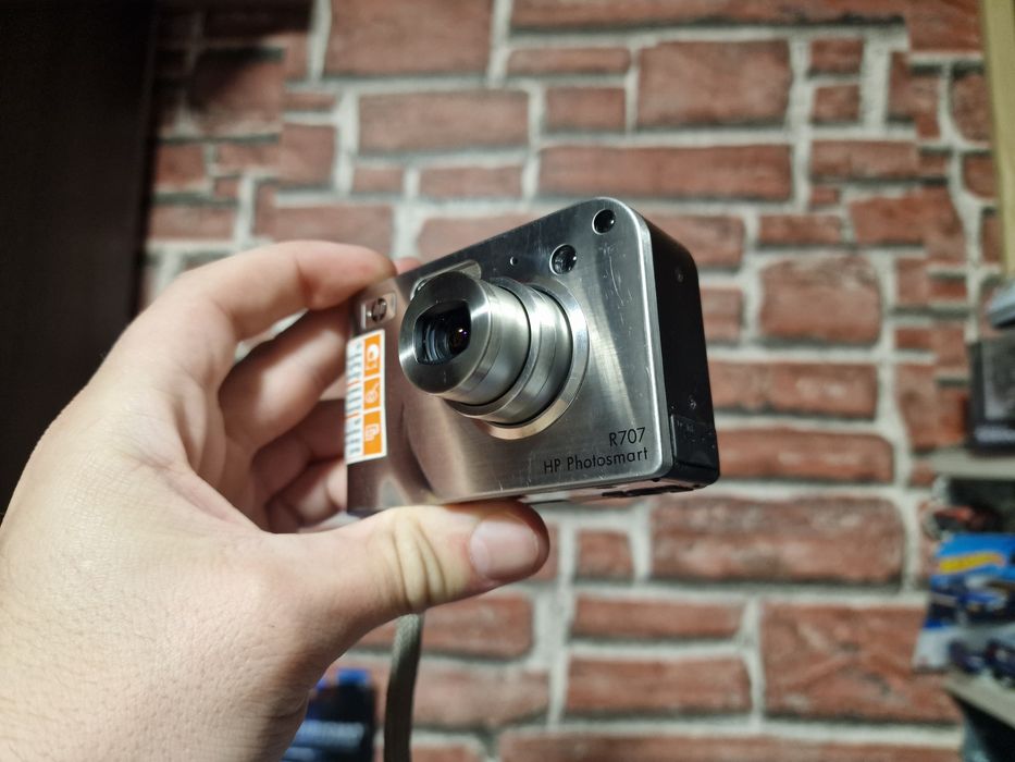 Aparat Foto Retro HP Photosmart R707 - Metalic - Stil Y2K / Digicam