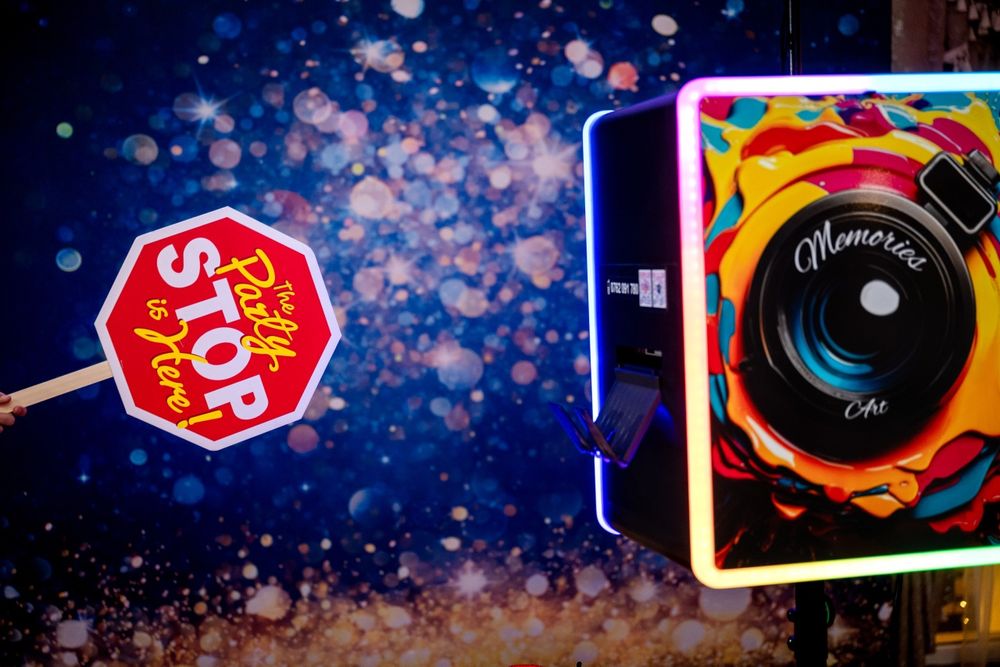 Cabină Foto/Photobooth + Foto,Video pentru Nuntă & Botez | București