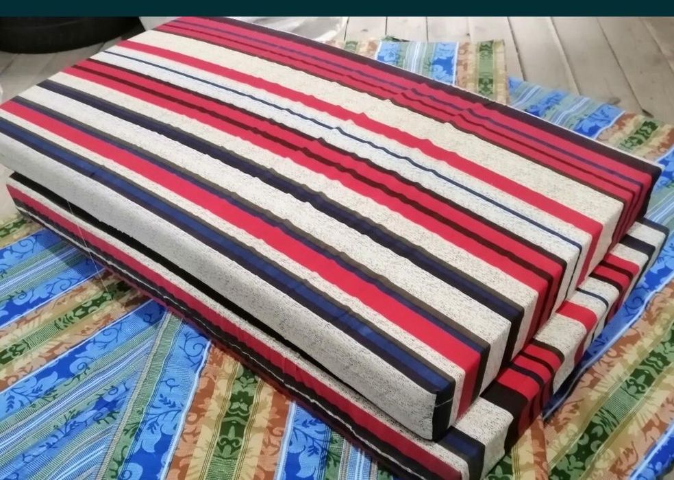 Поролон матрас. Подушки. Постельное белье.