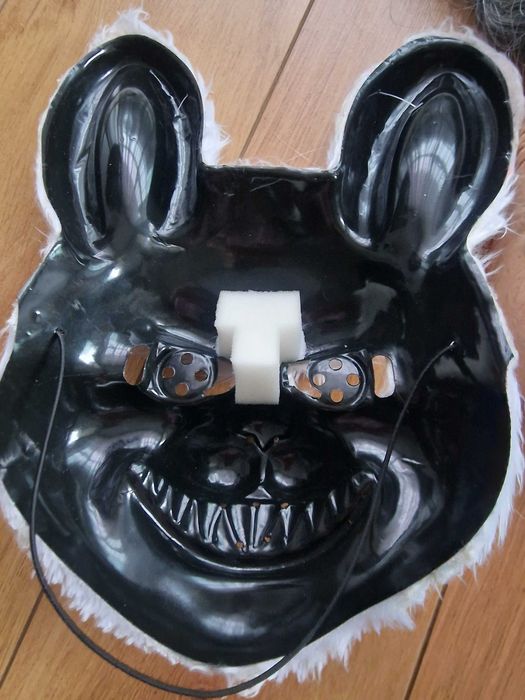 Продавам карнавални маски