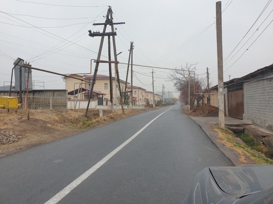 Нурафшон шахар марказида 25 сотих ва 6 сотихли (участка)лар сотилади.