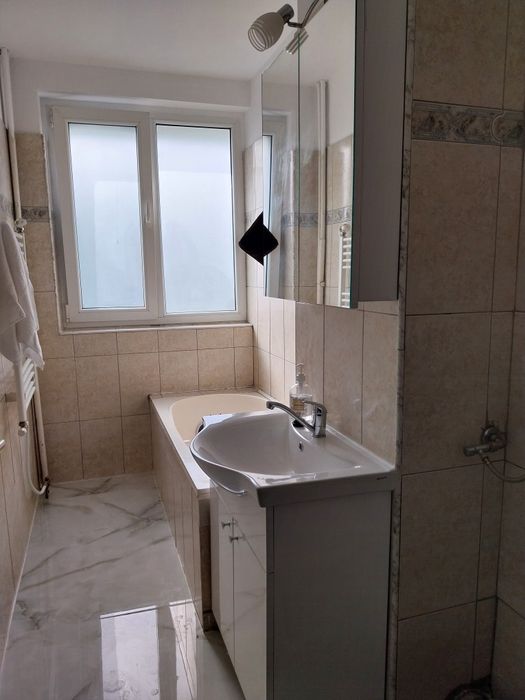 PF închiriez apartament 3 camere UNIRII