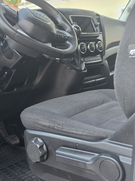 Iveco daily 2022 cu lift hidraulic 15 palet impecabili