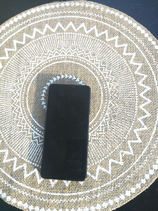 LG G7 ThinQ - Defect  (bateria) - display OK - pentru piese / reparat