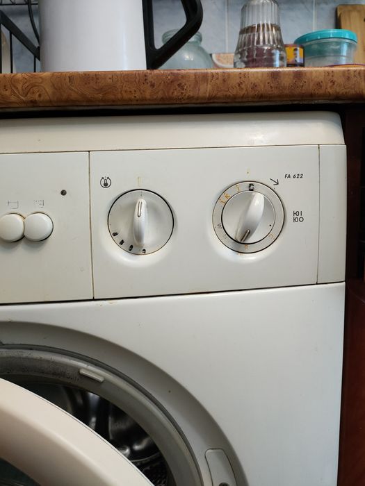 Стиральная машина Zanussi.