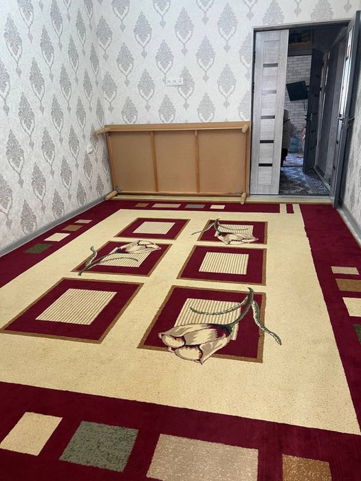 Gilam sotiladi yaxshi holatda