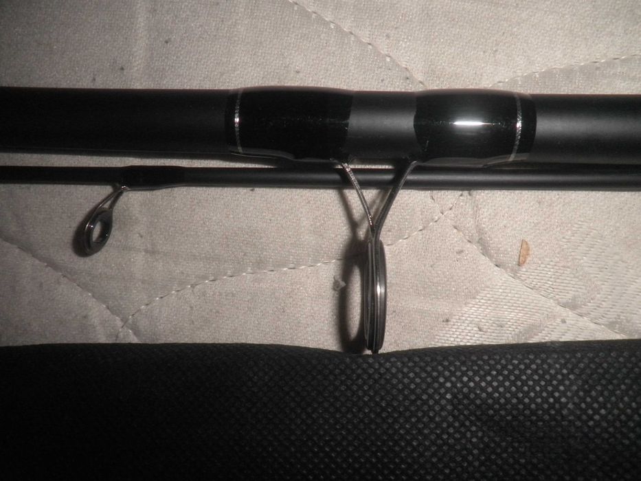 Продавам  дънна  въдица  ц  макара  .