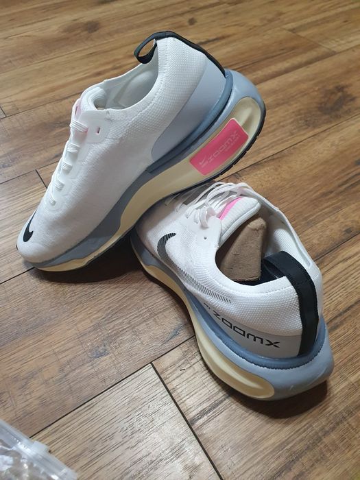 Vând nike zoomx  .