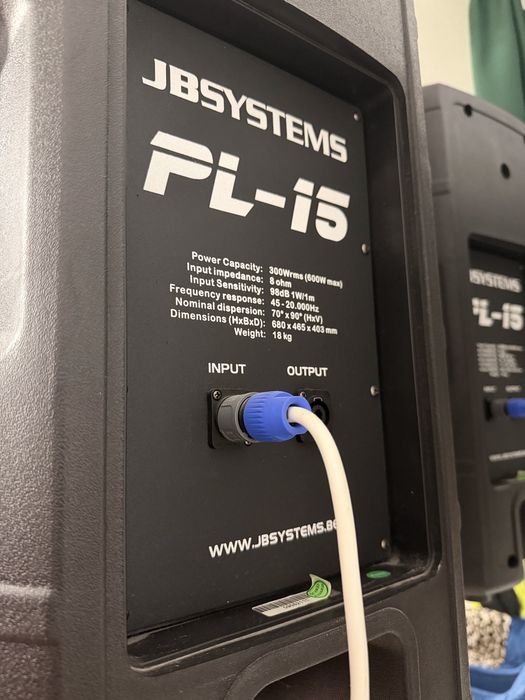 sistem audio complet - 2 BOXE + MIXER AMPLIFICAT