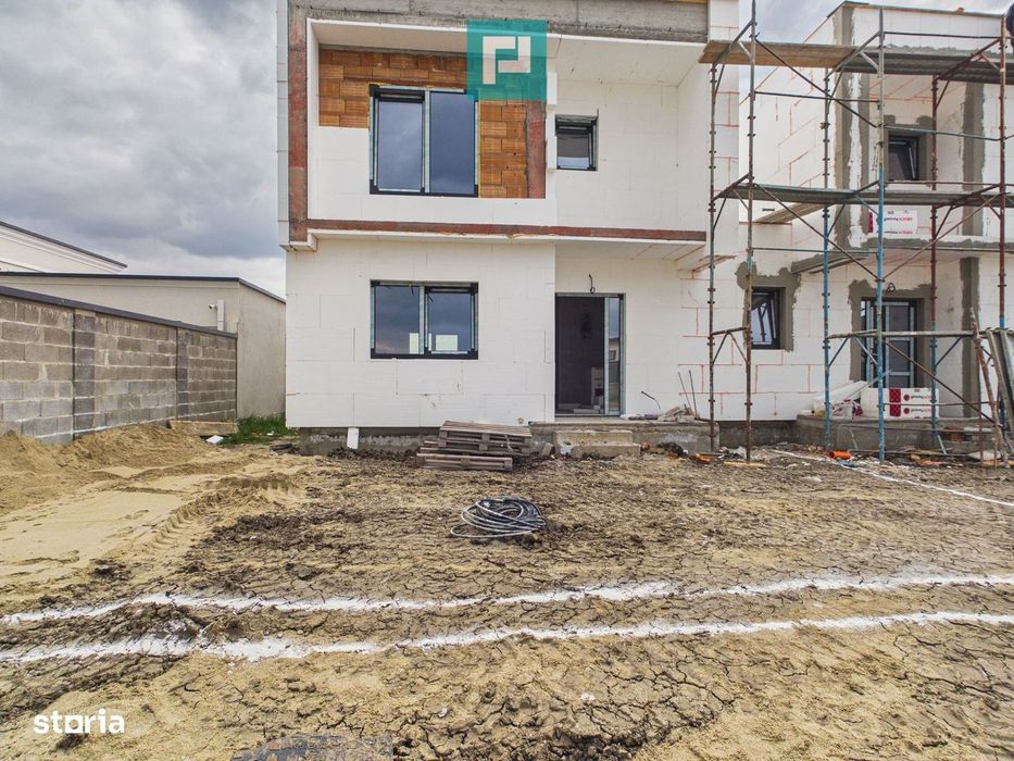 Duplex în Săcălaz despartit prin cameră tehnica