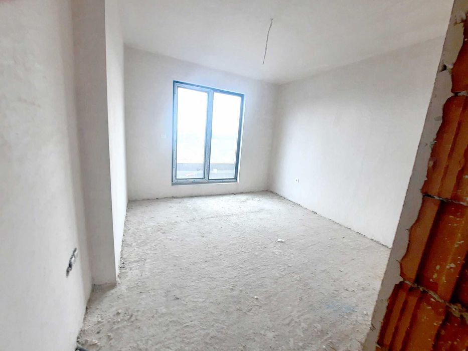 Продава тристаен апартамент пред АКТ 15, с гледка към Витоша